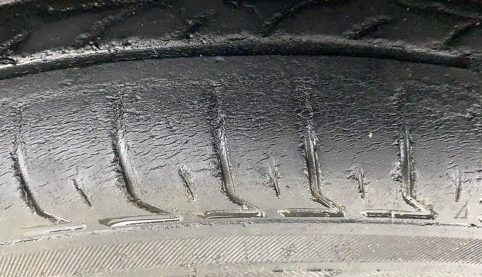 2012 Maruti A Star VXI (ABS) AT, Petrol, Automatic, 65,786 km, Left Front Tyre Tread