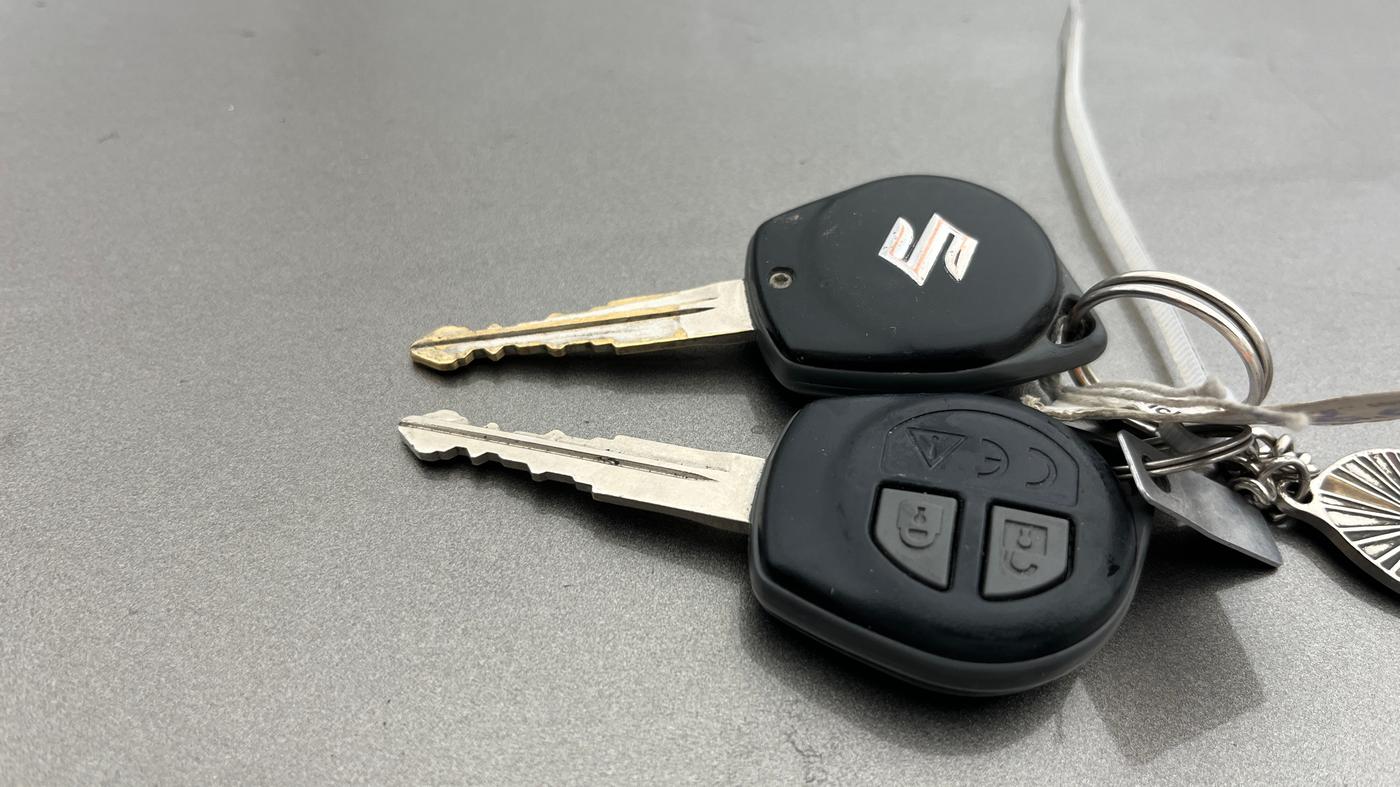 2018 Maruti Swift VXI, Petrol, Manual, 49,784 km, Key Close Up