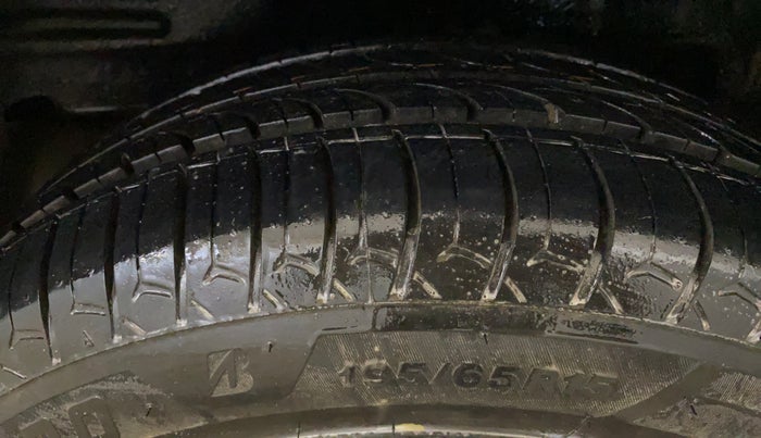 2016 Toyota Corolla Altis G PETROL, Petrol, Manual, 85,161 km, Right Rear Tyre Tread