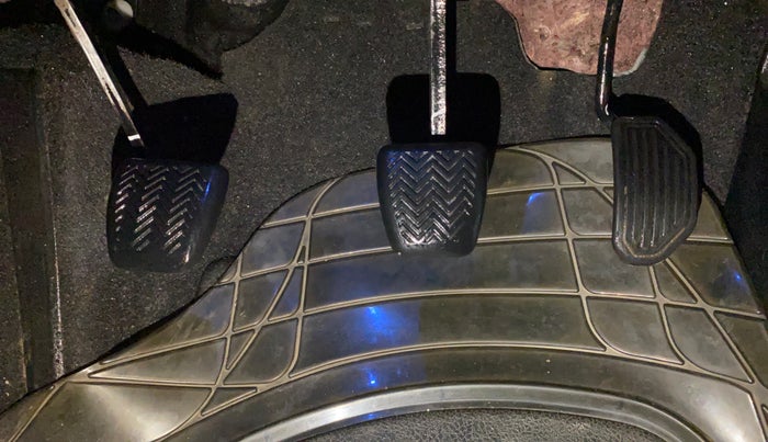 2016 Toyota Corolla Altis G PETROL, Petrol, Manual, 85,161 km, Pedals