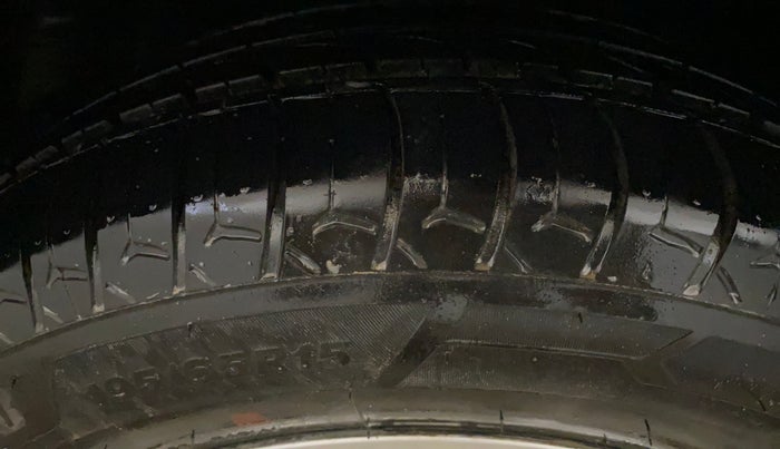 2016 Toyota Corolla Altis G PETROL, Petrol, Manual, 85,161 km, Left Front Tyre Tread