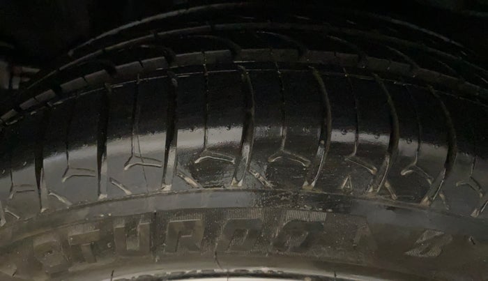 2016 Toyota Corolla Altis G PETROL, Petrol, Manual, 85,161 km, Left Rear Tyre Tread