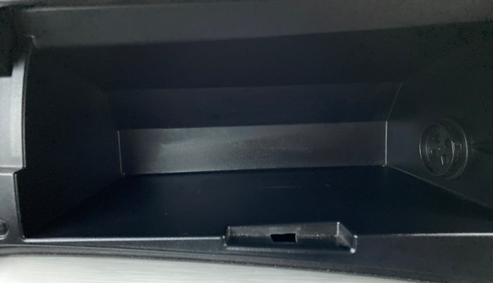 2018 Maruti Vitara Brezza ZDI + AMT, Diesel, Automatic, 89,994 km, Cooled Glove Box