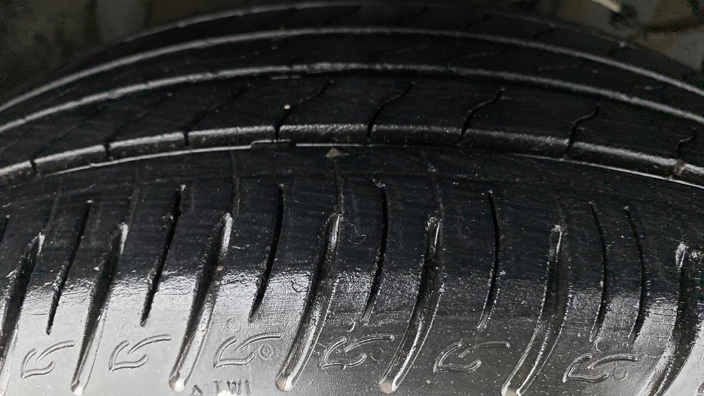 2018 Maruti Vitara Brezza ZDI + AMT, Diesel, Automatic, 89,994 km, Right Front Tyre Tread