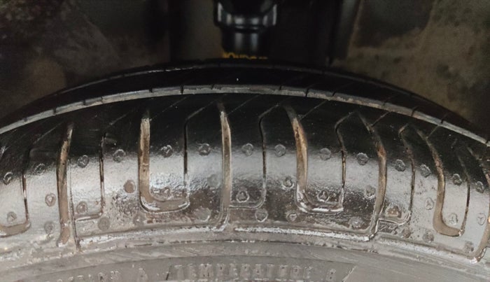 2017 Renault Kwid CLIMBER 1.0 AMT, Petrol, Automatic, 86,070 km, Right Front Tyre Tread