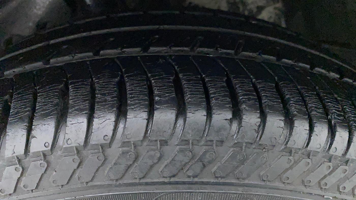 2017 Ford Ecosport 1.5 TITANIUM TI VCT, Petrol, Manual, 32,511 km, Left Rear Tyre Tread