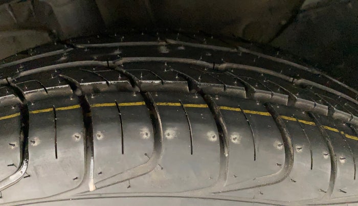 2020 KIA SELTOS HTK PLUS 1.5 DIESEL, Diesel, Manual, 51,658 km, Right Front Tyre Tread