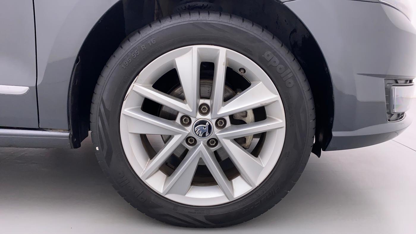 2019 Skoda Rapid STYLE 1.6 MPI MT, Petrol, Manual, 20,958 km, Right Front Wheel