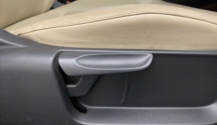 2019 Skoda Rapid STYLE 1.6 MPI MT, Petrol, Manual, 20,958 km, Driver Side Adjustment Panel