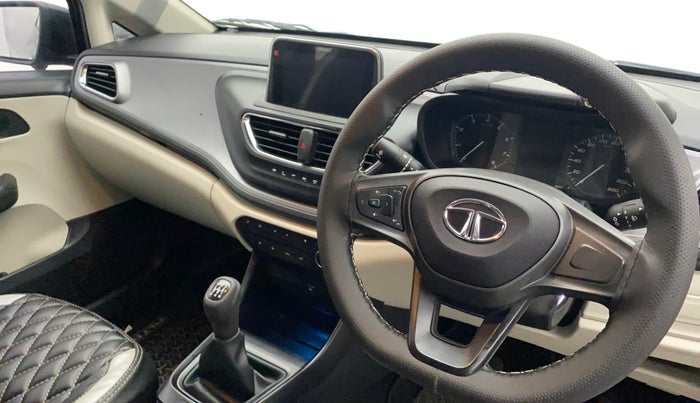 2022 Tata ALTROZ XM PLUS PETROL, Petrol, Manual, 8,051 km, Dashboard - Minor scratches