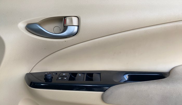 2018 Toyota YARIS V CVT, Petrol, Automatic, 59,425 km, Driver Side Door Panels Control