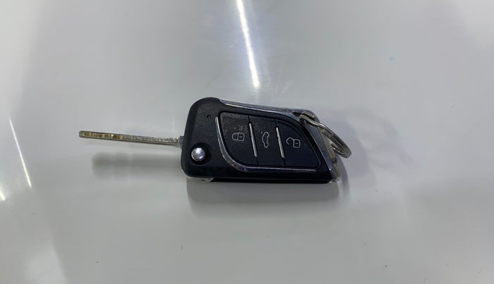 2019 Hyundai NEW SANTRO ERA, Petrol, Manual, 70,997 km, Key Close Up