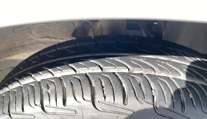 2017 Tata Nano TWIST XTA, Petrol, Automatic, 25,124 km, Right Front Tyre Tread
