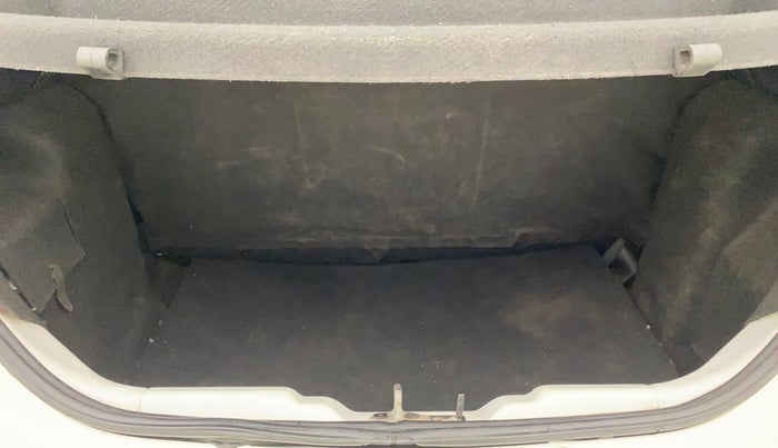 2022 Tata Tiago XT (O) PETROL, Petrol, Manual, 17,685 km, Boot Inside