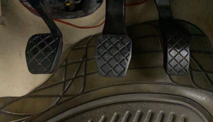 2011 Volkswagen Vento HIGHLINE PETROL, Petrol, Manual, 16,963 km, Pedals