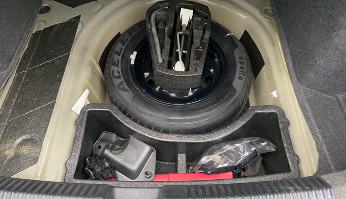 2011 Volkswagen Vento HIGHLINE PETROL, Petrol, Manual, 16,963 km, Spare Tyre