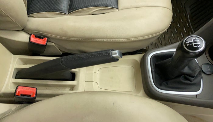 2011 Volkswagen Vento HIGHLINE PETROL, Petrol, Manual, 16,963 km, Gear Lever