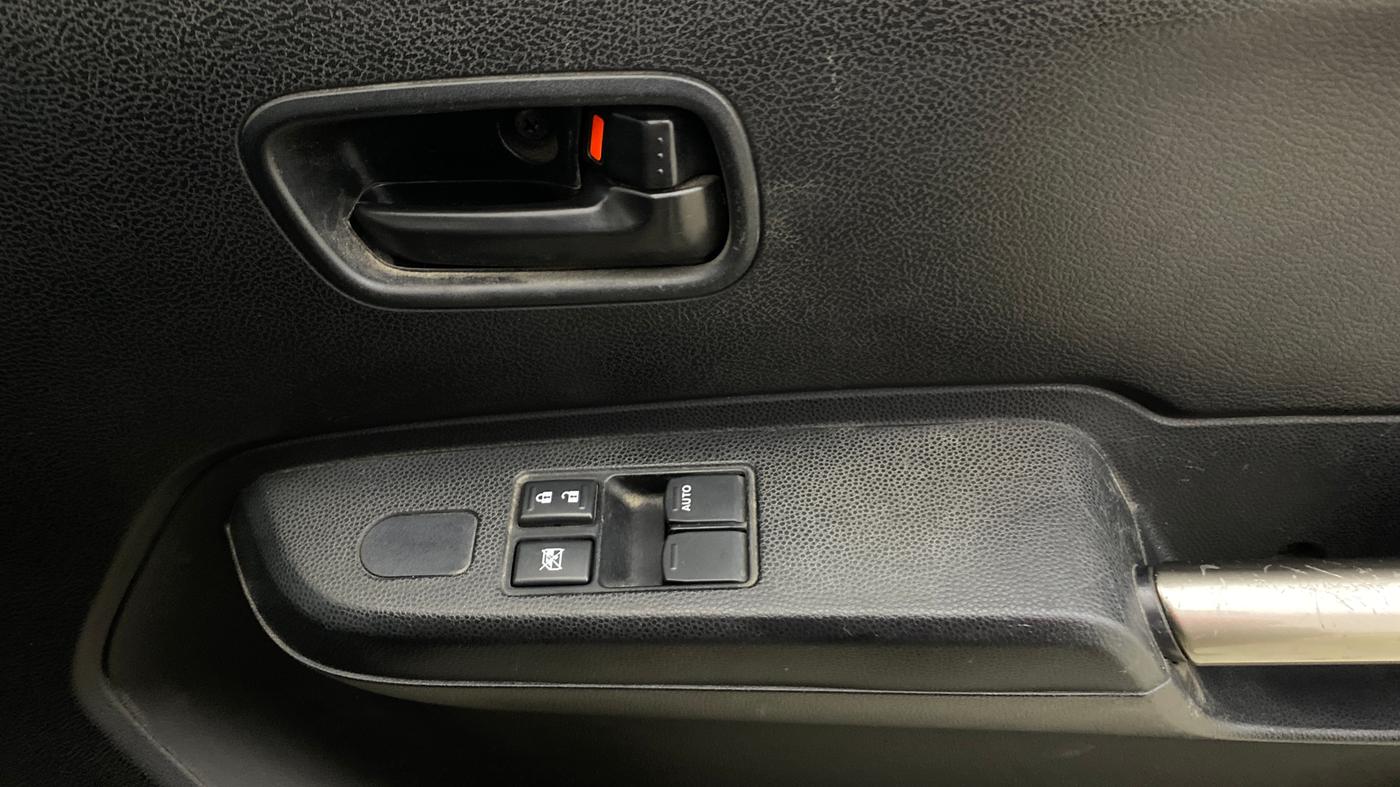 2018 Maruti IGNIS SIGMA 1.2, Petrol, Manual, 20,242 km, Driver Side Door Panels Control