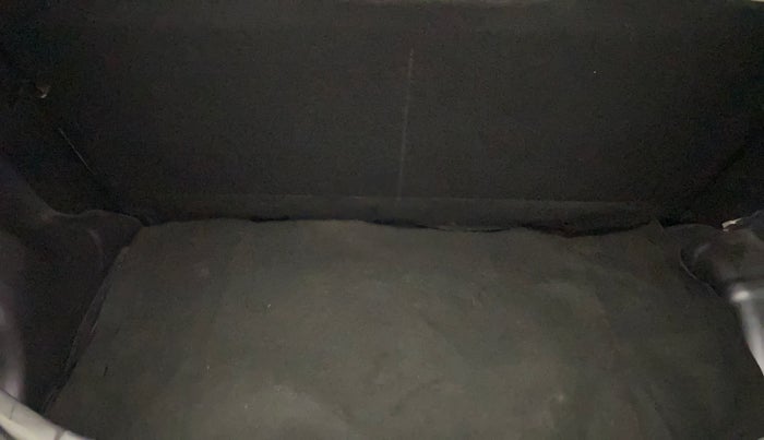 2017 Hyundai Eon ERA +, Petrol, Manual, 61,242 km, Boot Inside