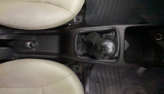 2017 Hyundai Eon ERA +, Petrol, Manual, 61,242 km, Gear Lever