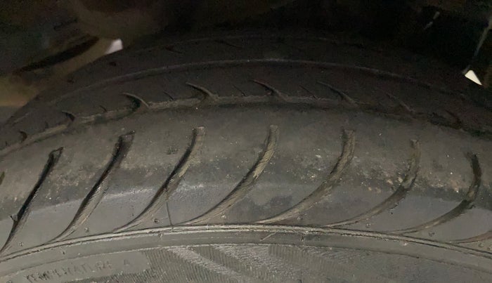 2017 Hyundai Eon ERA +, Petrol, Manual, 61,242 km, Left Rear Tyre Tread