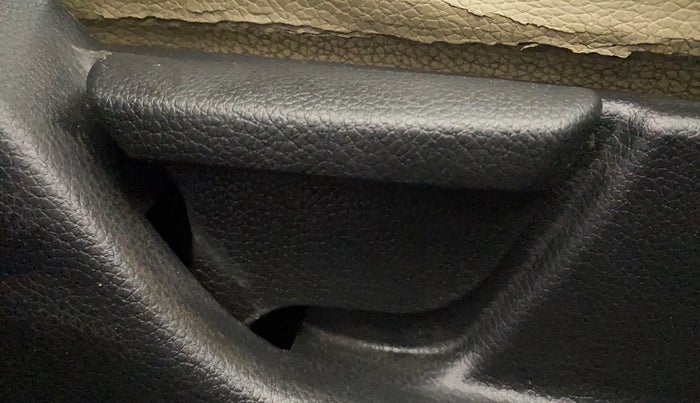 2017 Hyundai Eon ERA +, Petrol, Manual, 61,242 km, Driver Side Adjustment Panel