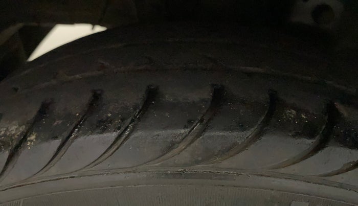 2017 Hyundai Eon ERA +, Petrol, Manual, 61,242 km, Right Rear Tyre Tread