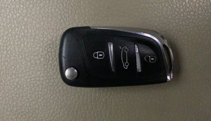 2017 Hyundai Eon ERA +, Petrol, Manual, 61,242 km, Key Close Up