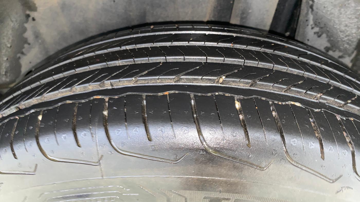 2024 Maruti FRONX DELTA 1.2 AGS, Petrol, Automatic, 2,582 km, Left Rear Tyre Tread