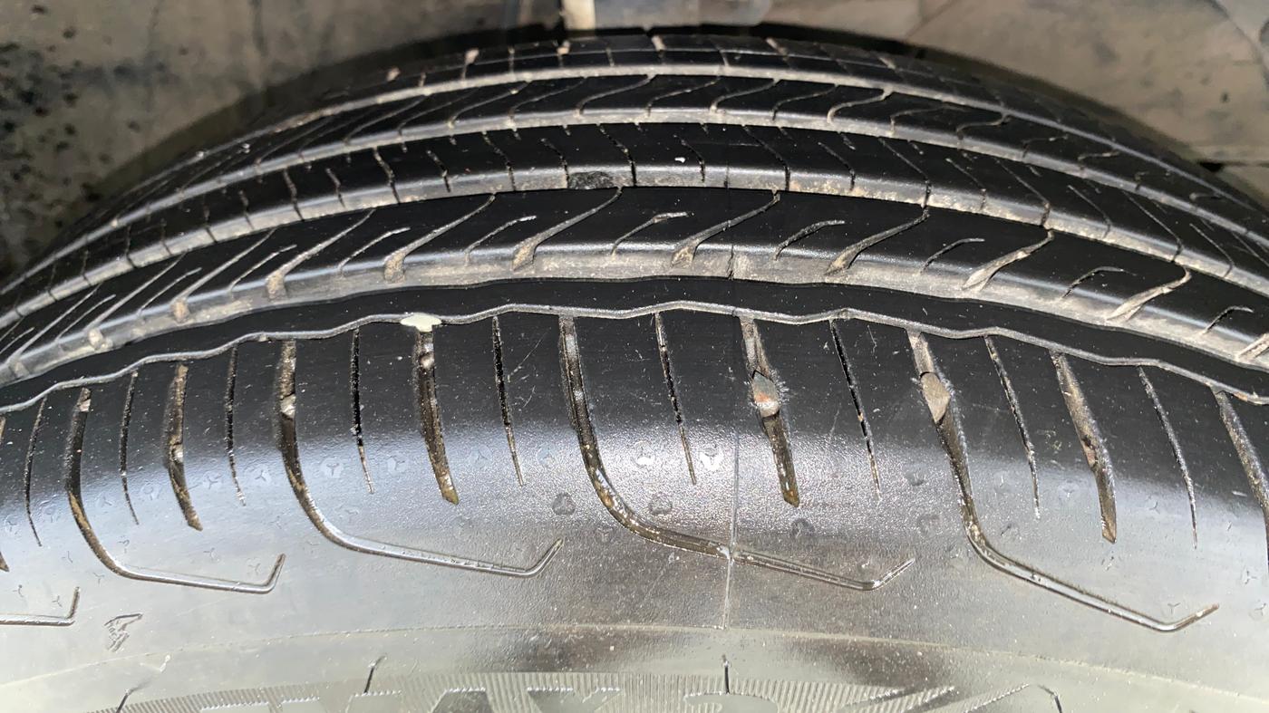 2024 Maruti FRONX DELTA 1.2 AGS, Petrol, Automatic, 2,582 km, Right Front Tyre Tread