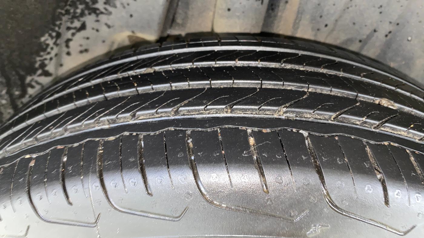 2024 Maruti FRONX DELTA 1.2 AGS, Petrol, Automatic, 2,582 km, Right Rear Tyre Tread