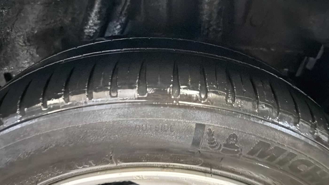 2014 Honda City 1.5L I-VTEC VX, Petrol, Manual, 1,02,193 km, Left Rear Tyre Tread