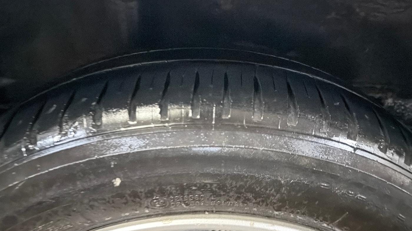 2014 Honda City 1.5L I-VTEC VX, Petrol, Manual, 1,02,193 km, Right Rear Tyre Tread