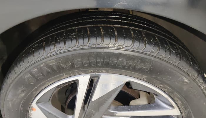 2022 Hyundai NEW I20 ASTA (O) 1.2 AT, Petrol, Automatic, 38,553 km, Right Front Tyre Tread