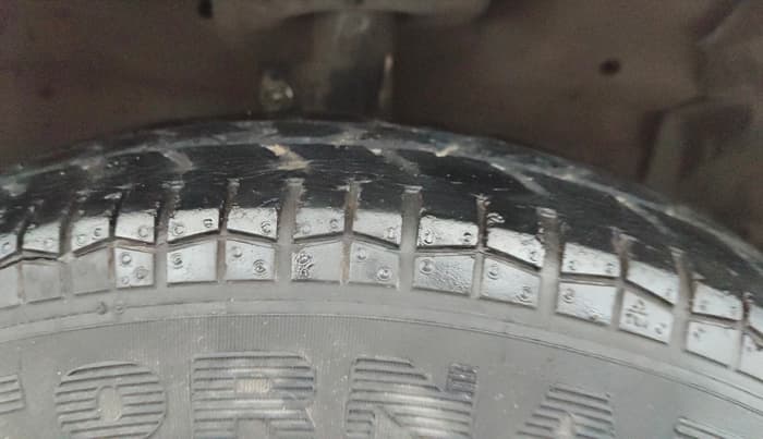 2013 Maruti Swift Dzire VXI, Petrol, Manual, 71,083 km, Right Front Tyre Tread