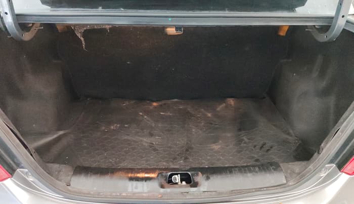 2013 Maruti Swift Dzire VXI, Petrol, Manual, 71,083 km, Boot Inside