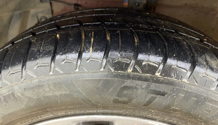 2018 Maruti Ciaz ALPHA  AT 1.4  PETROL, Petrol, Automatic, 74,123 km, Left Front Tyre Tread