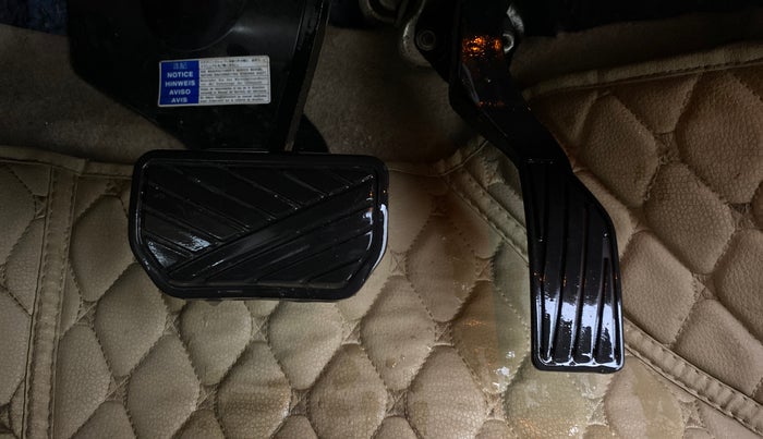 2018 Maruti Ciaz ALPHA  AT 1.4  PETROL, Petrol, Automatic, 74,123 km, Pedals