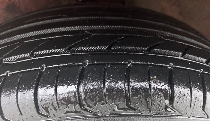 2011 Maruti Alto K10 VXI P, Petrol, Manual, 58,071 km, Left Front Tyre Tread