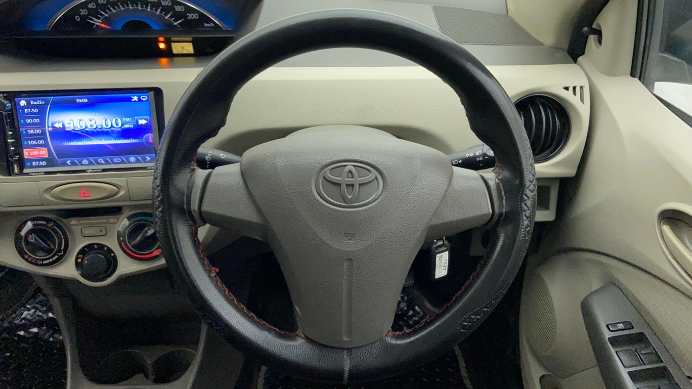2014 Toyota Etios Liva G, CNG, Manual, 63,871 km, Steering Wheel Close Up