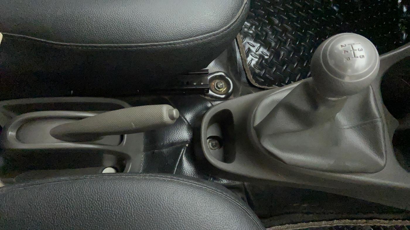 2014 Toyota Etios Liva G, CNG, Manual, 63,871 km, Gear Lever