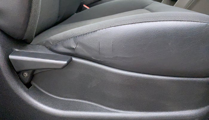 2017 Tata Tiago XT 1.05 REVOTORQ, Diesel, Manual, 92,134 km, Driver Side Adjustment Panel