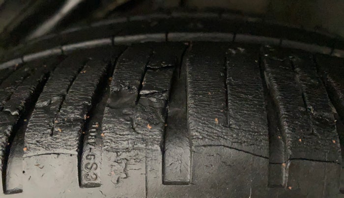 2013 Honda Brio S MT, Petrol, Manual, 75,335 km, Left Rear Tyre Tread