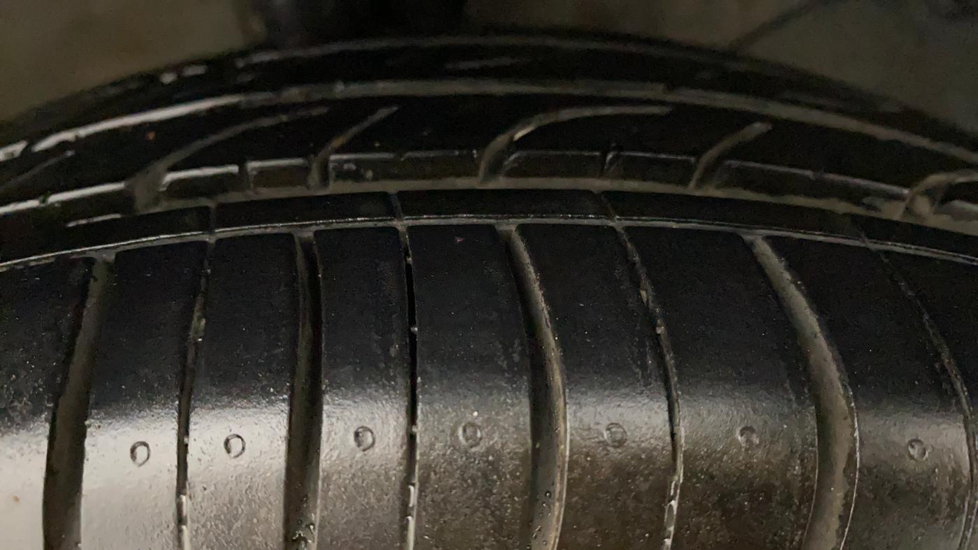 2013 Honda Brio S MT, Petrol, Manual, 75,335 km, Right Front Tyre Tread
