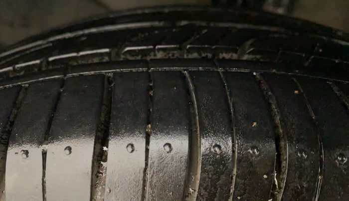 2013 Honda Brio S MT, Petrol, Manual, 75,335 km, Left Front Tyre Tread