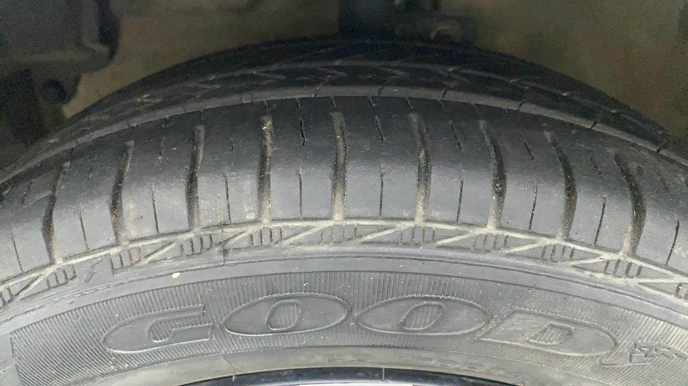2019 Maruti Celerio VXI d, Petrol, Manual, 22,199 km, Left Front Tyre Tread