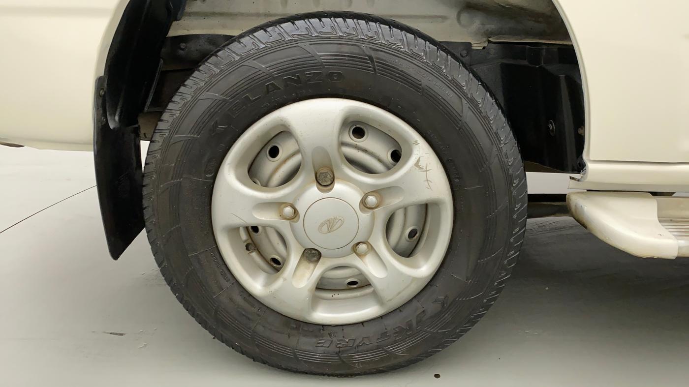 2012 Mahindra Scorpio LX BS III, Diesel, Manual, 84,884 km, Right Rear Wheel