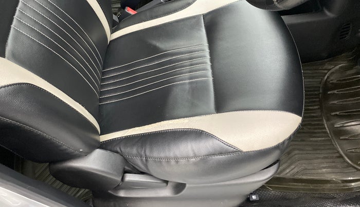 2018 Datsun Redi Go T(O) 1.0, Petrol, Manual, 73,509 km, Driver seat - Seat side trim has minor damage