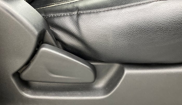2018 Datsun Redi Go T(O) 1.0, Petrol, Manual, 73,509 km, Driver Side Adjustment Panel