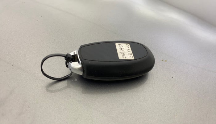 2017 Maruti Ciaz ZDI SHVS, Diesel, Manual, 68,320 km, Key Close Up